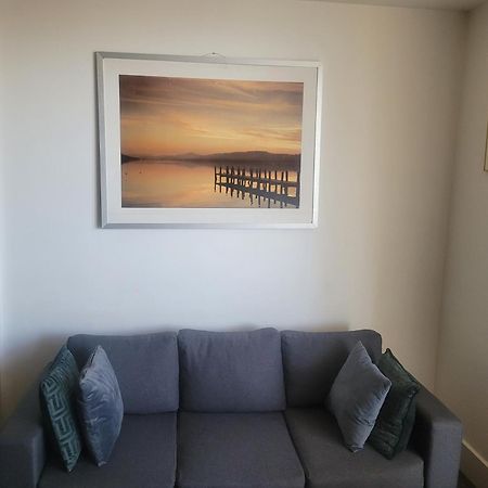 2 Bedroom 2 Bath 1 Ensuite In Roya Asenal Beautiful Views & Parking Лондон Экстерьер фото